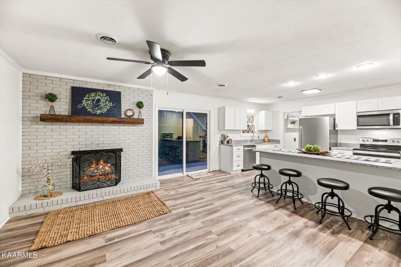 220 Ironwood Dr, Kodak, TN 37764