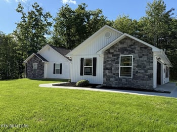 220 Kayla Ln, Oneida, TN 37841