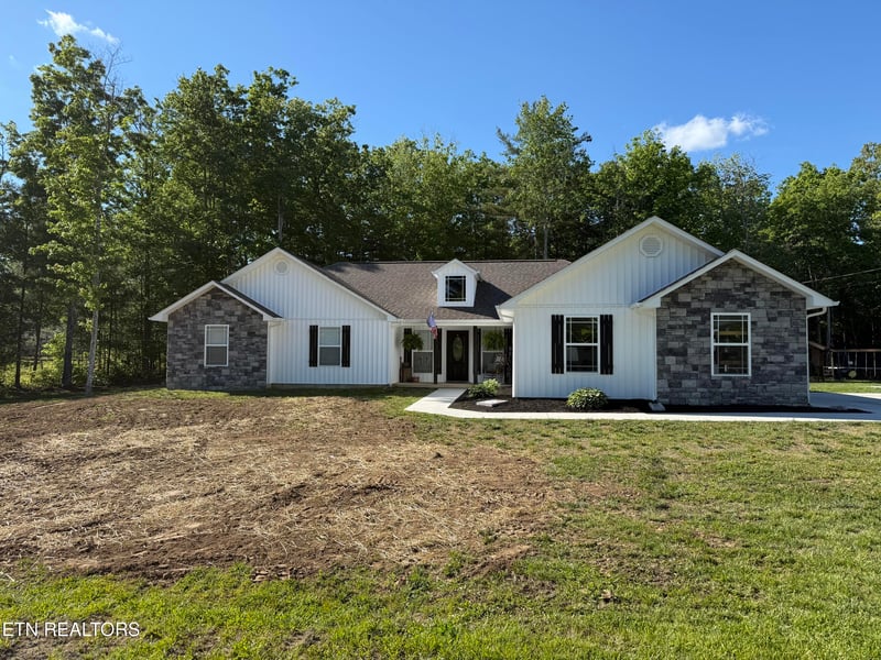 220 Kayla Ln, Oneida, TN 37841