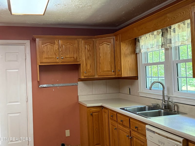 220 Kenneth St, Athens, TN 37303