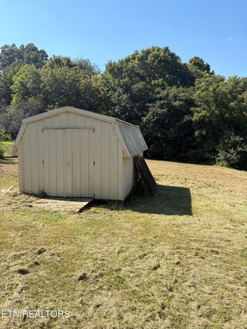 220 Kenneth St, Athens, TN 37303