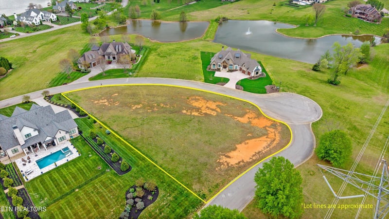 220 Lake Forest Way, Louisville, TN 37777