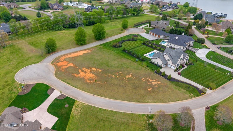 220 Lake Forest Way, Louisville, TN 37777