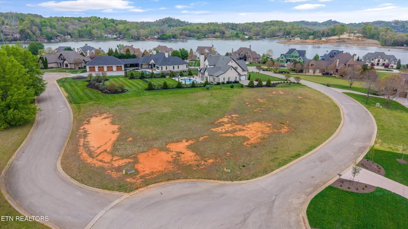 220 Lake Forest Way, Louisville, TN 37777
