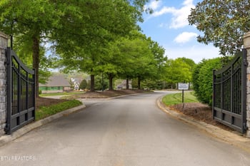220 Lake Forest Way, Louisville, TN 37777