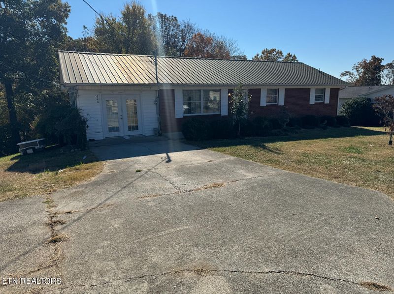 220 Lakeview Cir, Bean Station, TN 37708