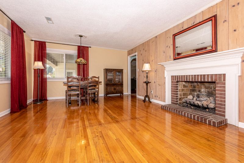 220 Lonas Dr, Maryville, TN 37803