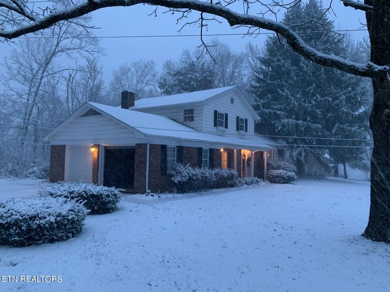 220 Mountainview Dr, Rutledge, TN 37861