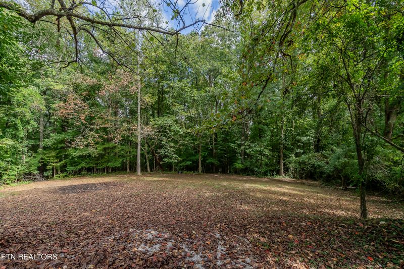 220 Oak Rd, Norris, TN 37828