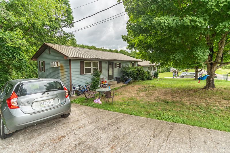 220 Pattie Gap Rd, Philadelphia, TN 37846