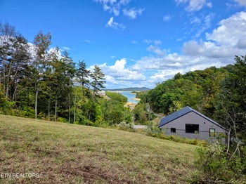 220 Pheasant Ct, Sevierville, TN 37876