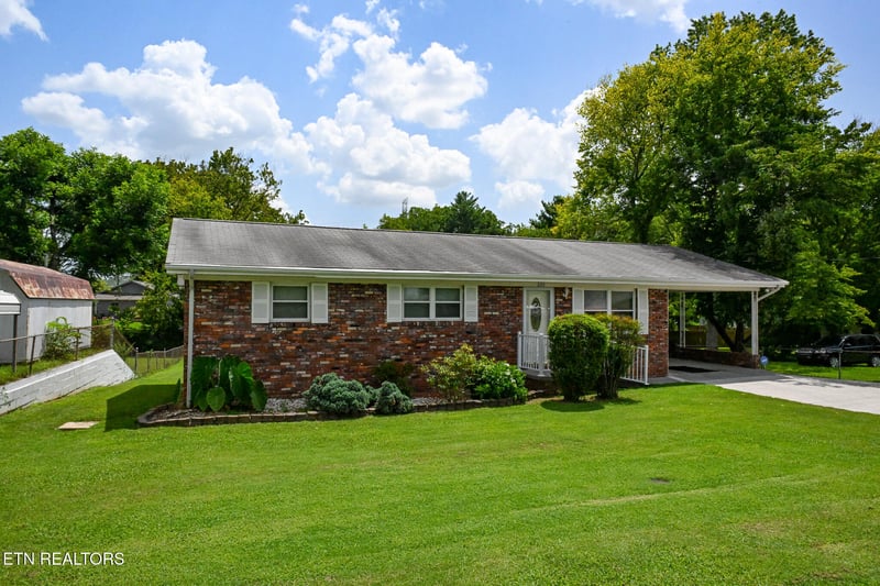 220 Pinedale St, Maryville, TN 37801