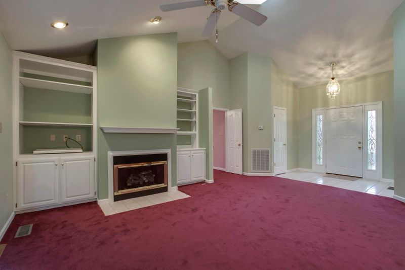 220 Saligugi Cir, Loudon, TN 37774