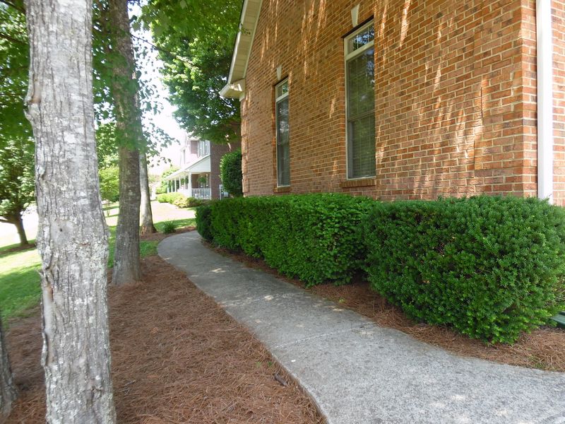 220 Stone Castle Ln, Powell, TN 37849