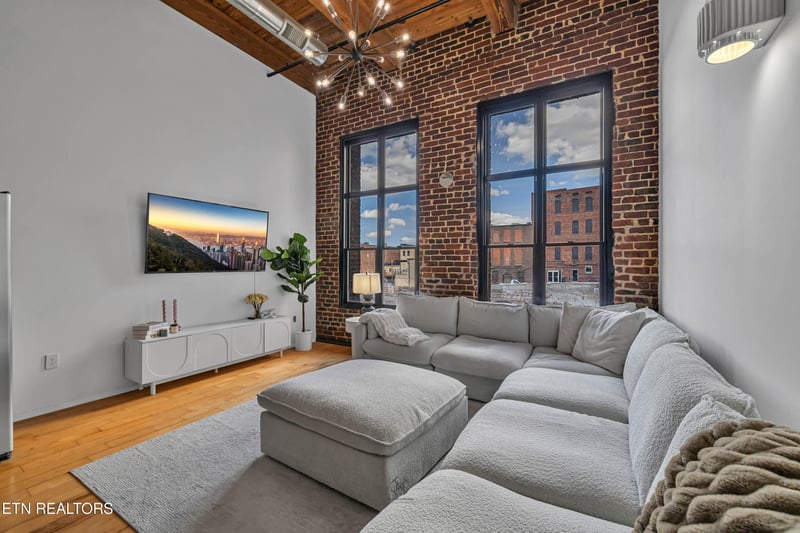 220 W Jackson Ave #102, Knoxville, TN 37902