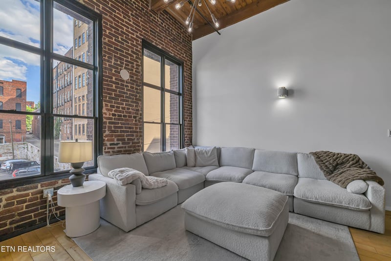 220 W Jackson Ave #102, Knoxville, TN 37902