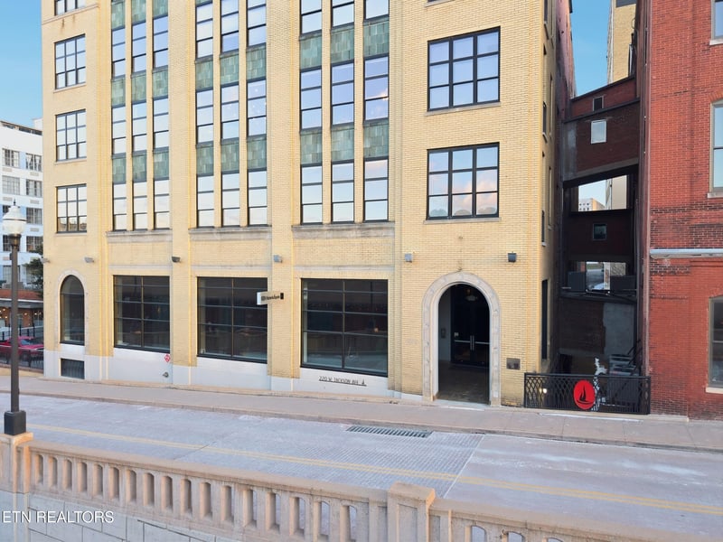 220 W Jackson Ave #205, Knoxville, TN 37902