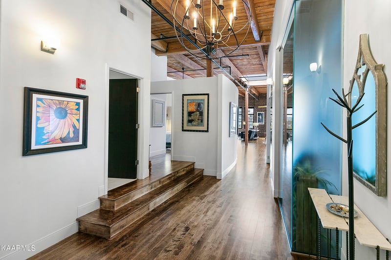 220 W Jackson Ave #501, Knoxville, TN 37902