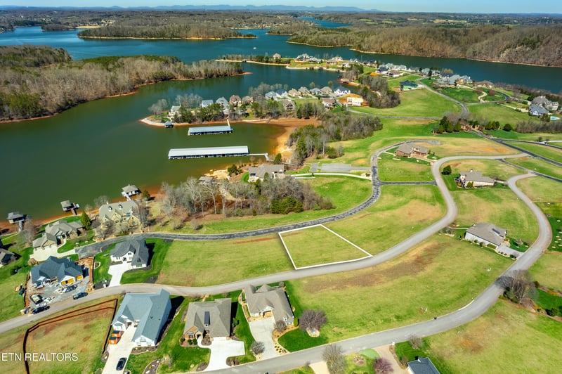 220 Wildwing Dr, Vonore, TN 37885