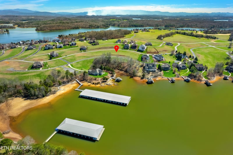 220 Wildwing Dr, Vonore, TN 37885
