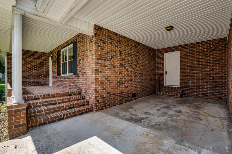 220 Wilkins Ave, Etowah, TN 37331