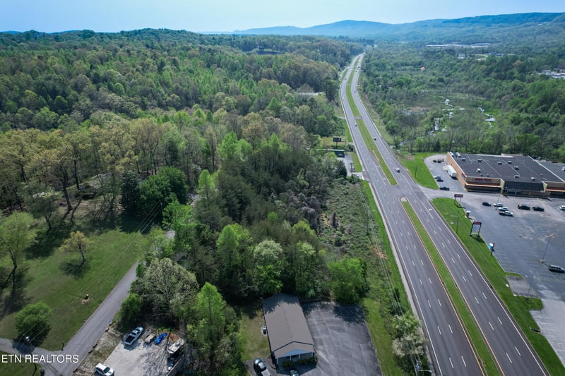 2200 N Gateway Ave, Rockwood, TN 37854