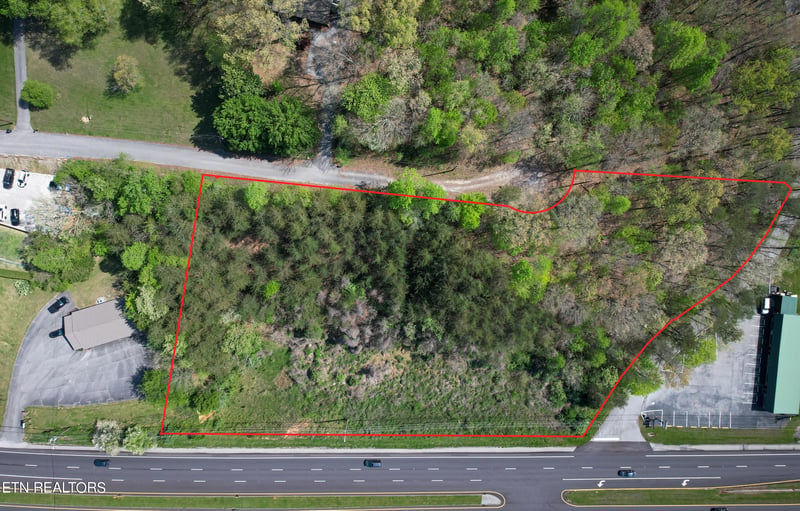 2200 N Gateway Ave, Rockwood, TN 37854