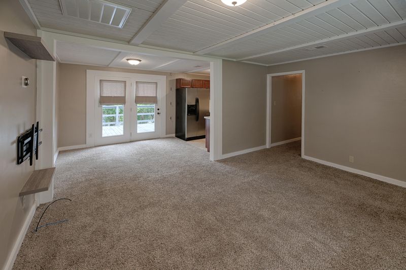 2200 Paris Rd, Knoxville, TN 37912