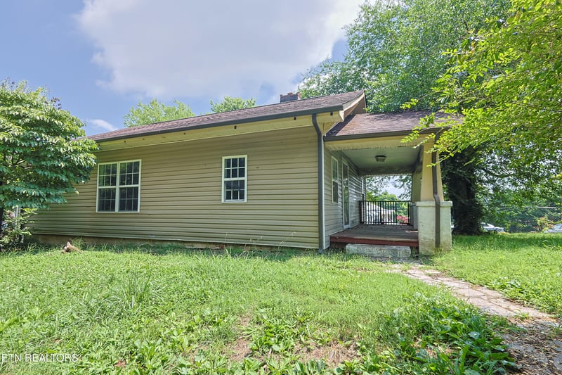 2201 Barker Ave, Knoxville, TN 37915