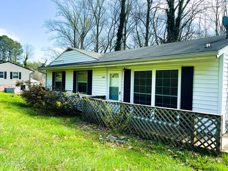 2201 Hammerhill Rd, Athens, TN 37303