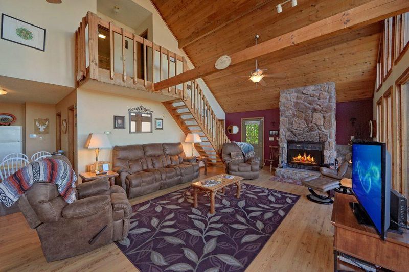 2201 Hideaway Way, Sevierville, TN 37876