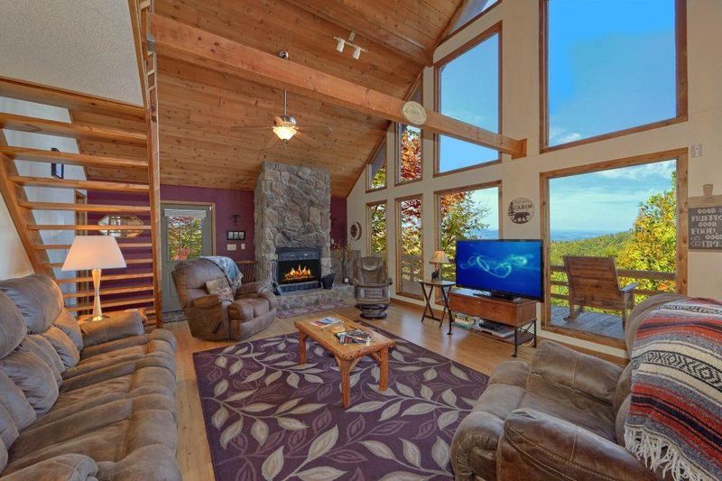 2201 Hideaway Way, Sevierville, TN 37876
