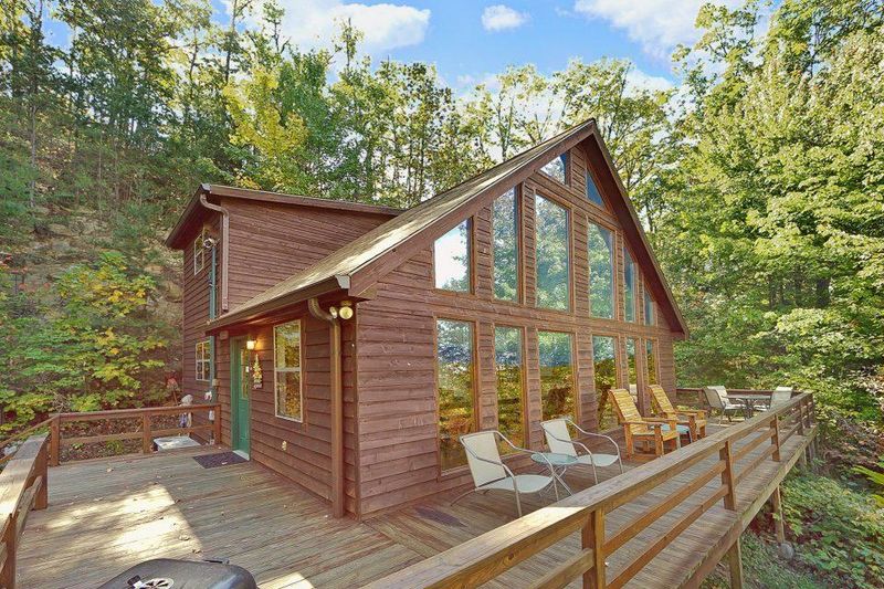 2201 Hideaway Way, Sevierville, TN 37876