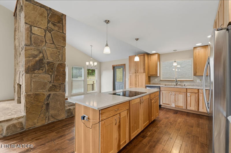 2202 Jones Bend Rd, Louisville, TN 37777
