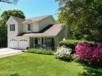 2202 Orchard Meade Ln, Knoxville, TN 37923