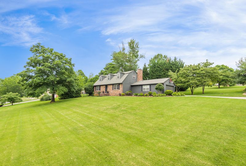 2203 Belmont Dr, Maryville, TN 37804