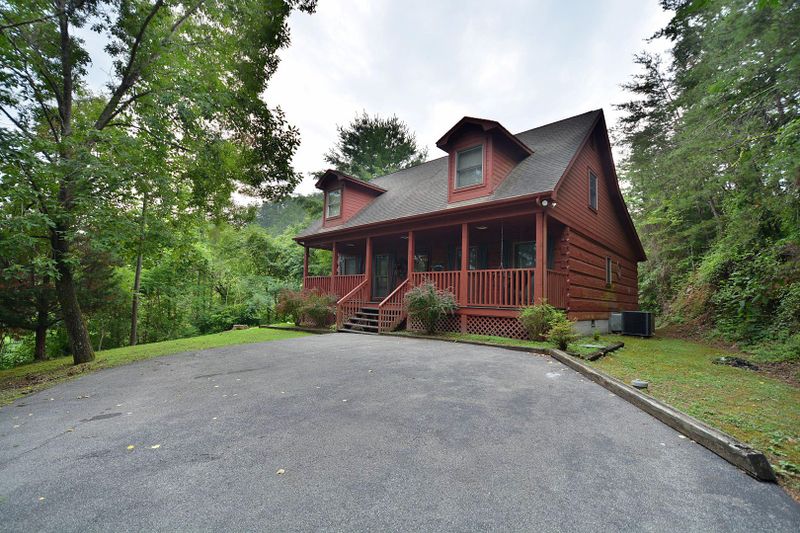 2203 Hidden Mountain Rd, Sevierville, TN 37876