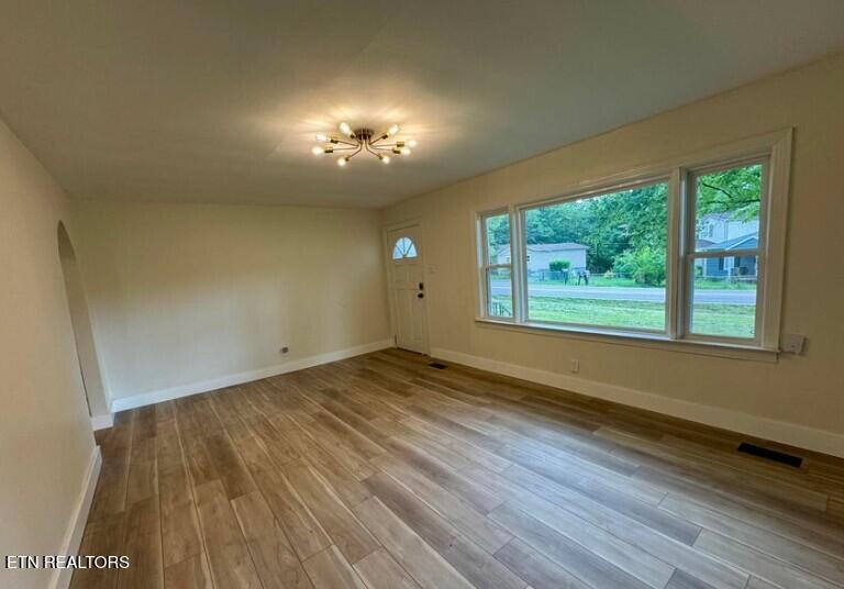 2204 Bradshaw Garden Rd, Knoxville, TN 37912