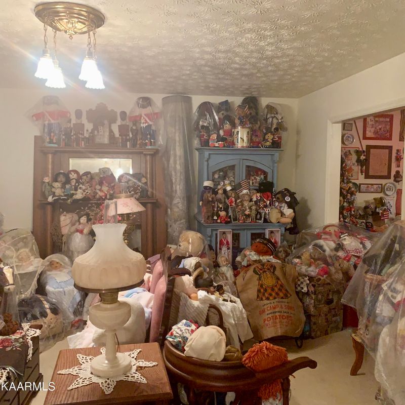 2204 Daisy Tr, Pigeon Forge, TN 37863