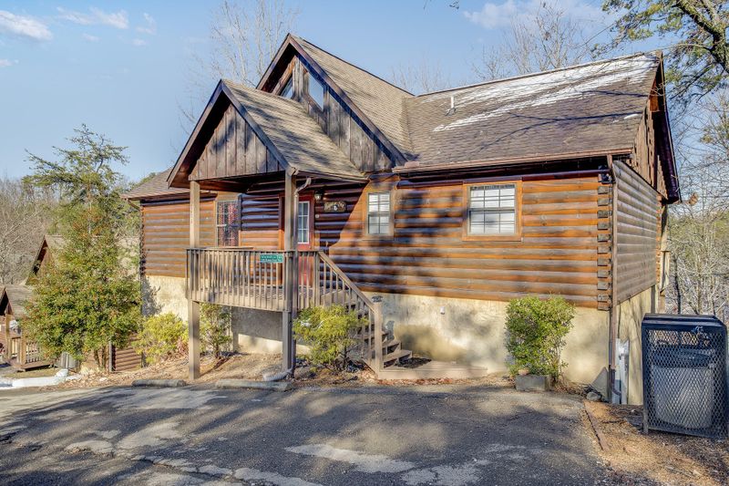 2204 Hawks Point Way, Sevierville, TN 37862