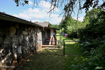 2204 Mentor Rd, Louisville, TN 37777