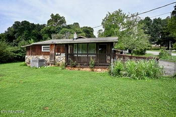 2204 Mentor Rd, Louisville, TN 37777