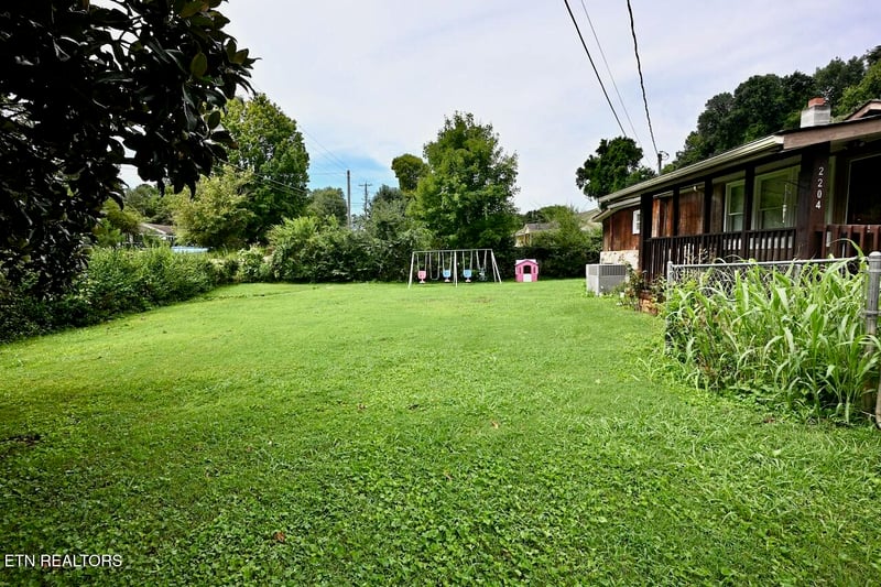2204 Mentor Rd, Louisville, TN 37777
