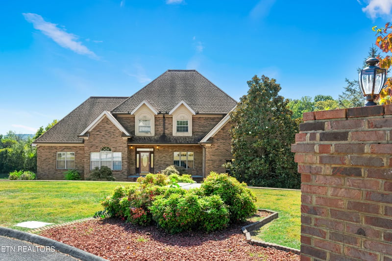 2204 Steven Dr, Knoxville, TN 37938