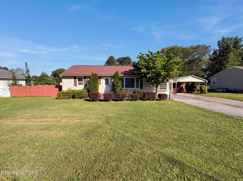 2205 Adair Dr, Knoxville, TN 37918