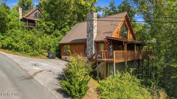 2205 Eagle Feather Dr, Sevierville, TN 37876