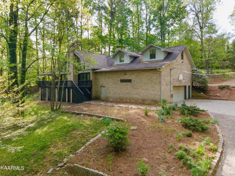 2205 Everett Rd, Knoxville, TN 37932