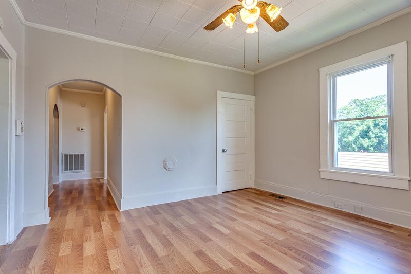 2205 Houstonia Dr, Knoxville, TN 37918