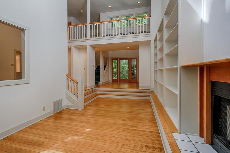 2205 Manor Rd, Knoxville, TN 37920