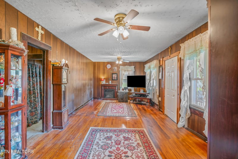 2205 Shipetown Rd, Mascot, TN 37806